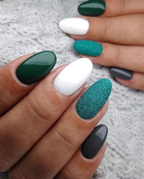 Nail art verde: le idee più belle per unghie cool .